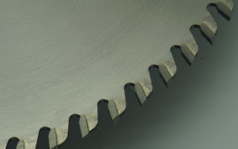 什么樣的鋁合金鋸片比較耐用？