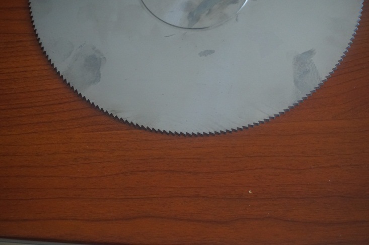 富士整體鎢鋼鋸片完美解決罐頭蓋如何切割問題