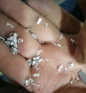 合金鋸片切割出來的鋁屑成粉末狀是什么原因造成的？