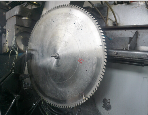 【常熟】切鋁鋸片遇到鋸切問題，客戶還是信任豐金銳刀具