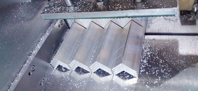 角碼自動切割鋸